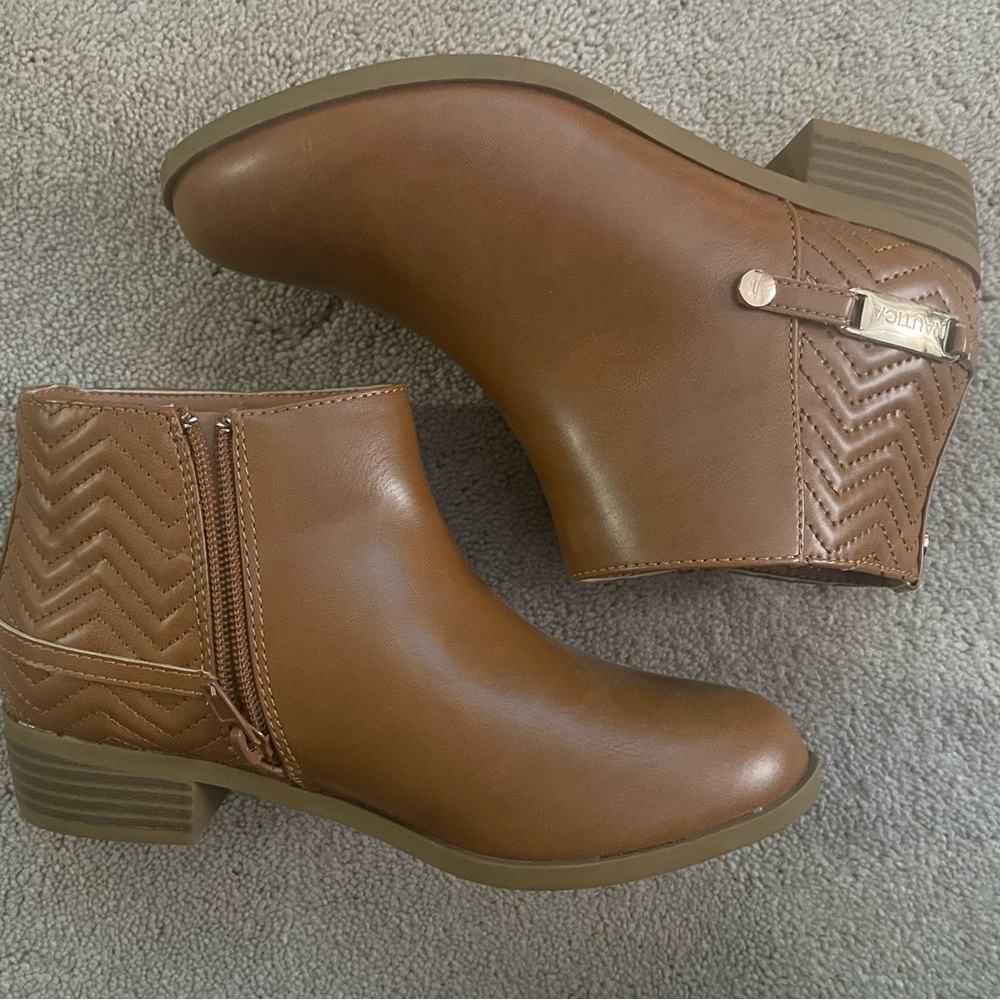 NEW Nautica Tan Ankle Booties